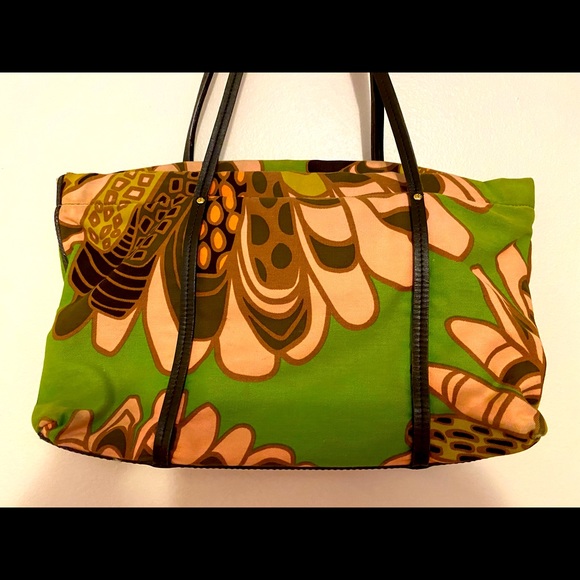 Kate Spade classic and vibrant! - Picture 3 of 5
